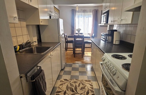 Sainte-Anne-de-Bellevue Apartment | Bienvenue Suites ● Wi-Fi & Parking ● Sainte-Anne-de-Bellevue