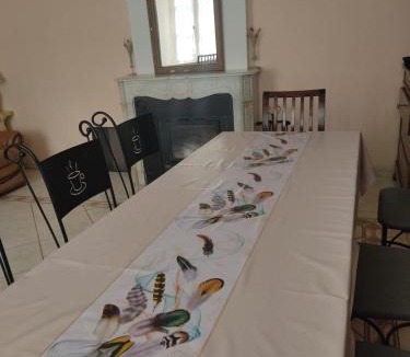 Craponne-sur-Arzon House | Bienvenue Au détour de l'Arzon, Craponne, 3 ch, jardin, parking