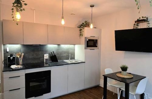 Dreux Apartment | Bienvenue dans la Jungle