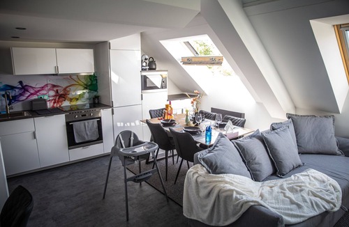 Laffrey Apartment | Bienvenue Dans le Cyan !