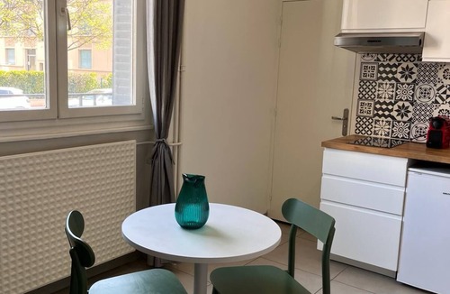 Viviani - Bonnevay Apartment | Bienvenue Dans Notre Studio Le Pressensé, Quartier Dynamique !