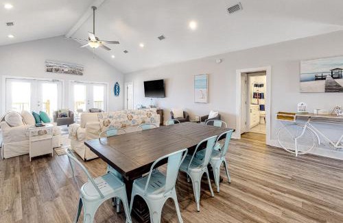 Dauphin Island House | Bienville Beach Compound