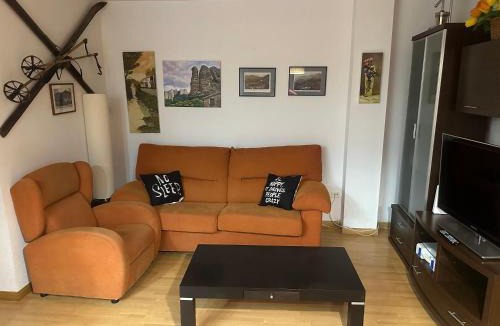 Biescas Apartment | BIESCAS Todas las comodidades y más GAS, GARAJE , TRASTERO, CENTRO, WIFI,