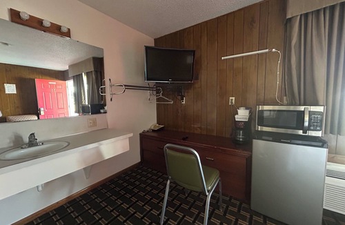 Broken Bow Hotel | Big 12 Motel Broken Bow Ne