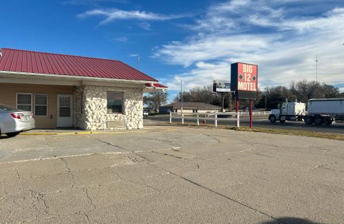 Broken Bow Hotel | Big 12 Motel Broken Bow NE