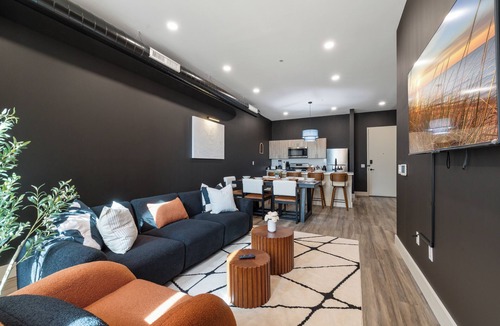 East Orange Apartment | Big 2br 2ba, Free Parkn, Close to NYC, Train>8min