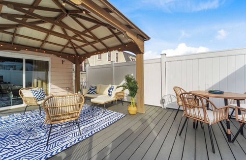 Constable Hook Apartment | Big 3br 1.5ba Free Parking Sleeps 10 Deck