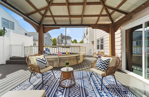 Constable Hook Apartment | Big 3br 1.5ba Free Parking Sleeps 10 Deck