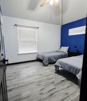 Biggs Field House | BIG 5BR Home Pets OK RV Parking