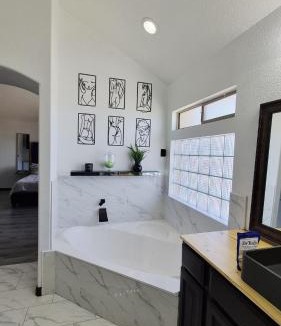 Biggs Field House | BIG 5BR Home Pets OK RV Parking