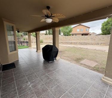 Biggs Field House | BIG 5BR Home Pets OK RV Parking