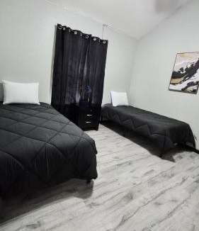 Biggs Field House | BIG 5BR Home Pets OK RV Parking