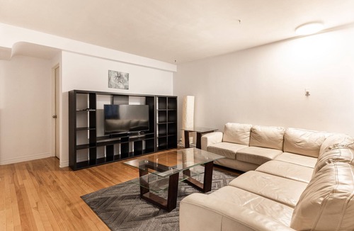Quartier des Spectacles Apartment | Big Apartment 4 Bedrooms