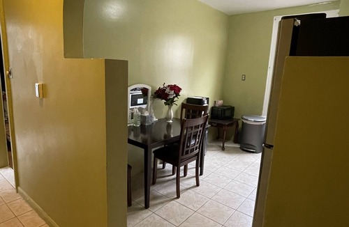 Ditmars Steinway Apartment | BIG APT ❤️NYC