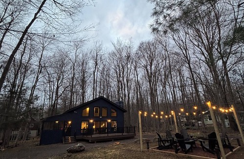 Gouldsboro Cabin | Big Basswood Lodge/Cozy Lake Escape/Poconos/Near Skiing/Family Friendly