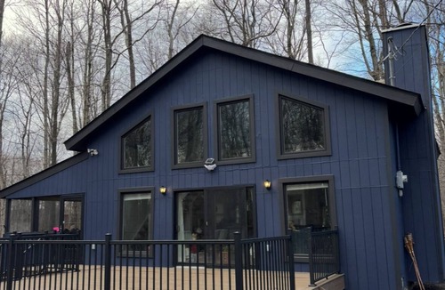 Gouldsboro Cabin | Big Basswood Lodge/Cozy Lake Escape/Poconos/Near Skiing/Family Friendly