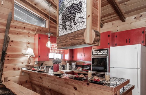 Ruidoso Cabin | Big Bear, 3 Bedrooms, Stone Fireplace, Midtown, Sleeps 8