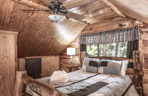 Ruidoso Cabin | Big Bear, 3 Bedrooms, Stone Fireplace, Midtown, Sleeps 8