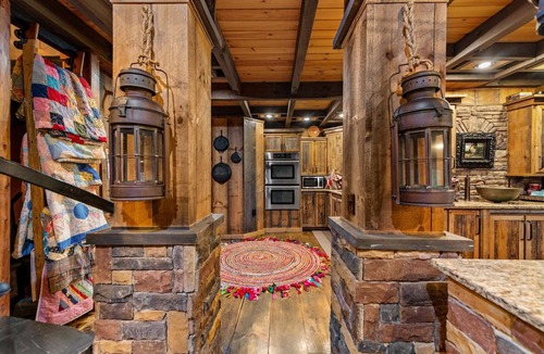 Ellijay Cabin | Big Bear Falls - Riverfront | Pet Friendly | Hot Tub