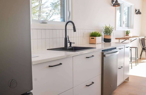 Saint-Didace House | Big Bear | hot tub | bord Lac Thomas