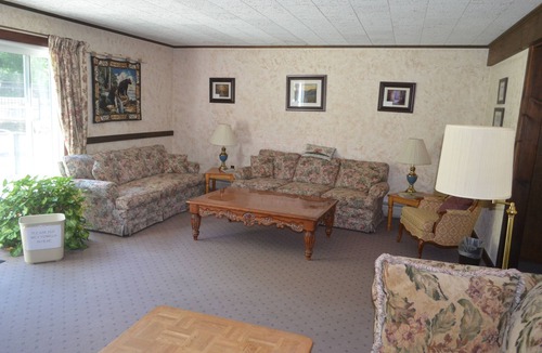 West Dover Bed & Breakfast | Big Bears Lodge