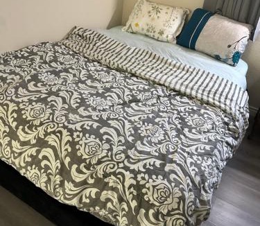 Fontana House | Big bedroom shared bathroom