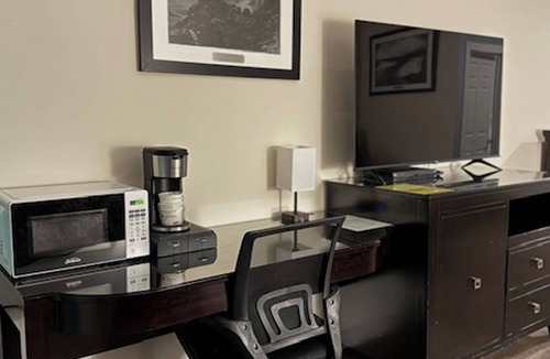 Wawa Hotel | Big Bird Inn Wawa, SureStay Collection by Best Western