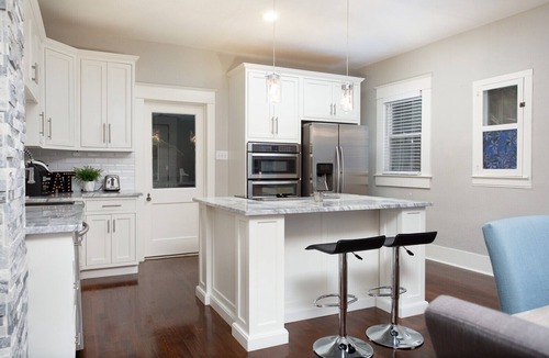 Midtown House | Big Blue Casita steps away from Downtown/Pearl Brewery