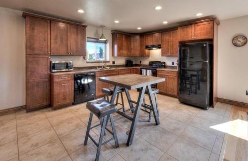 Moab South Valley House | Big Blue - Moab's Adventure Basecamp!