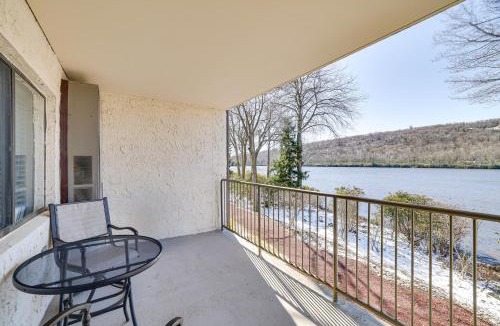 Lake Harmony Apartment | Big Boulder Water Views! Condo in Lake Harmony