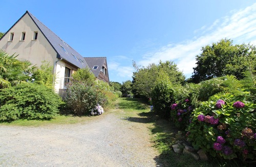 Plougrescant House | Big, bright, and comfortable house