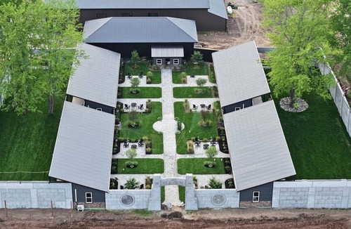 Town of Sullivan House | Big Cat Bungalows at The Haven - Tiger 3