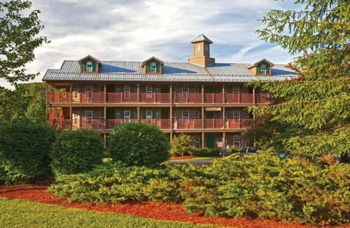 South Lee House | Big Chill + Big Thrill | Three 2BR Villas w/Pools, Sauna & Arcade Fun