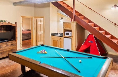 Shallowater House | Big Country Rustic Retreat 16 +