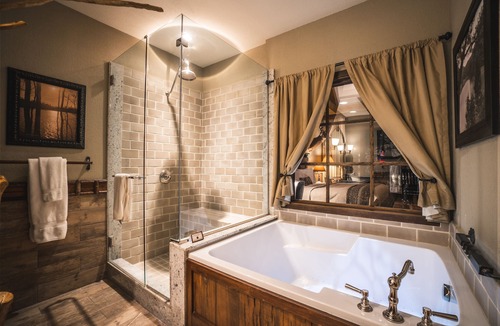 Pinch District Hotel | Big Cypress Lodge