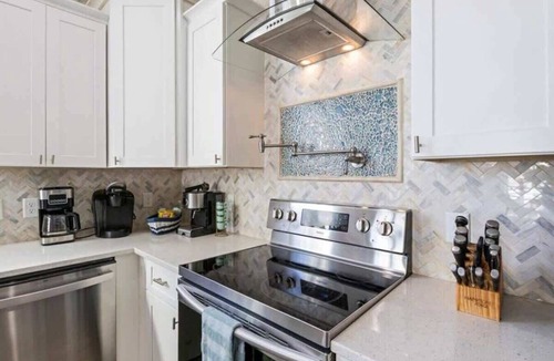 Wilmington Beach Villa | Big discounts! Steps from beach and boardwalk!