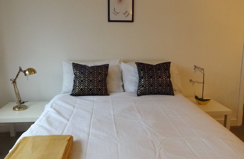 Binley House | BIG double room in coventry