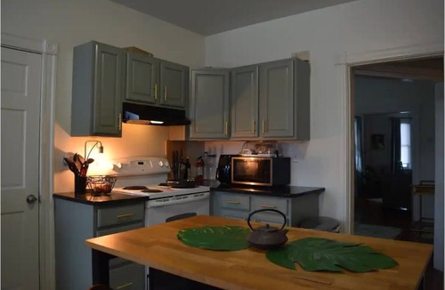 Mount Pleasant House | Big family gatherings