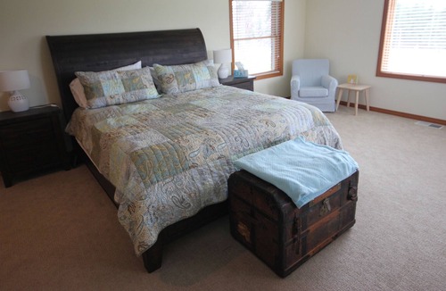 Parkdale House | Big Farm House on Fruit Loop - Great Mountain Views