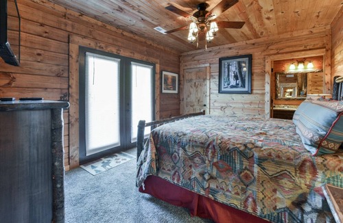 Branson Cedars Cabin | Big Game Lodge | 4 Bed, 4 Bath