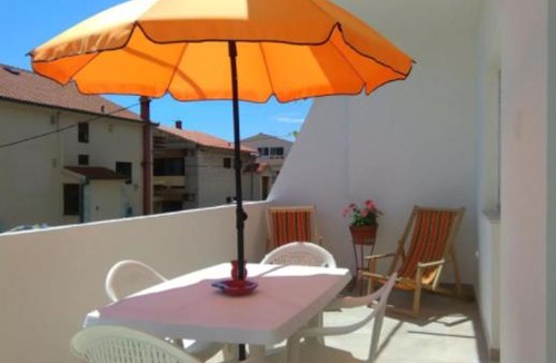 Jesenice Apartment | Big group apartment , next to the beach
