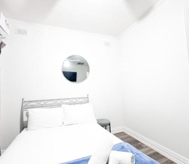 Pasadena House | big group entire house 15 beds