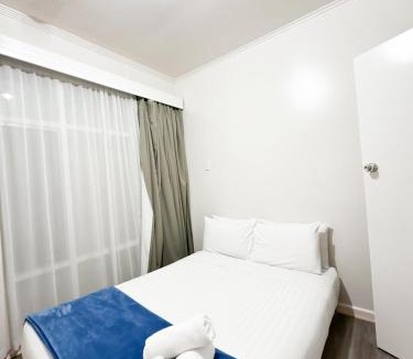 Pasadena House | big group entire house 15 beds