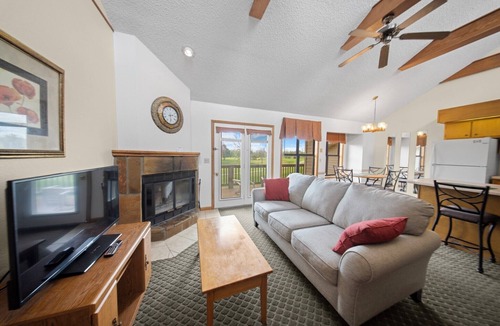 Lake Tansi House | Big Group Lake Tansi Escape | Resort Fun, Sleeps 10