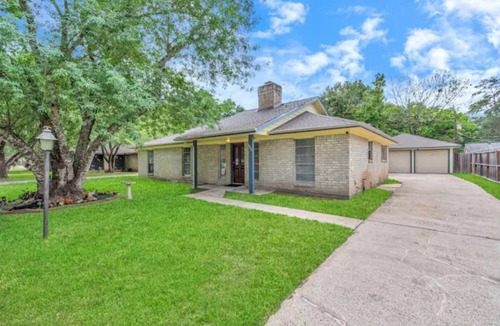 Shenandoah House | Big Groups and Pet Welcome Slps 13, Near Hospitals, Concerts, Sport facilities.