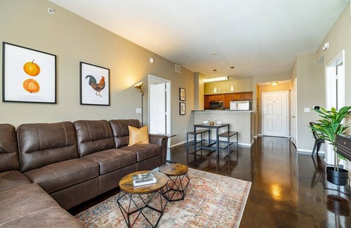 Channel District Apartment | Big Guava in Channelside 2/2 Double Master King