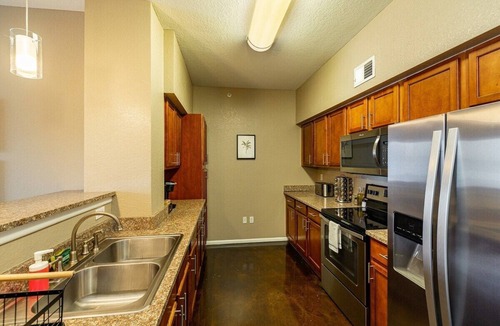 Channel District Apartment | Big Guava in Channelside 2/2 Double Master King