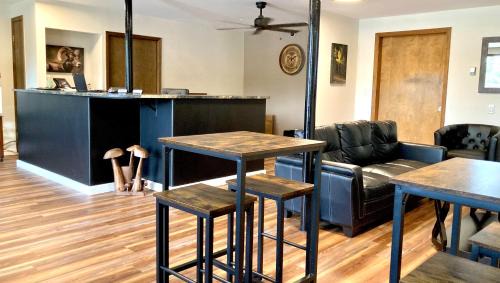 Grand Lake Hotel | Big Horn Lodge