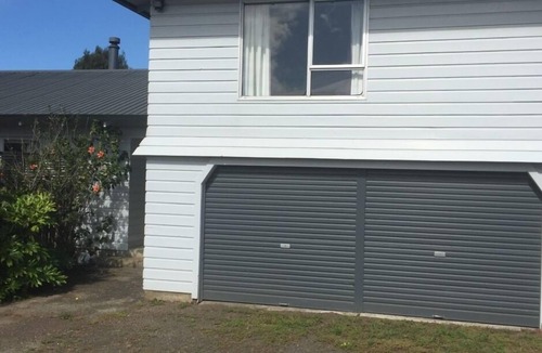 Cooks Beach House | Big house at Cooks Beach. 3 min walk to beach, 1 min walk to shop & Restaurants