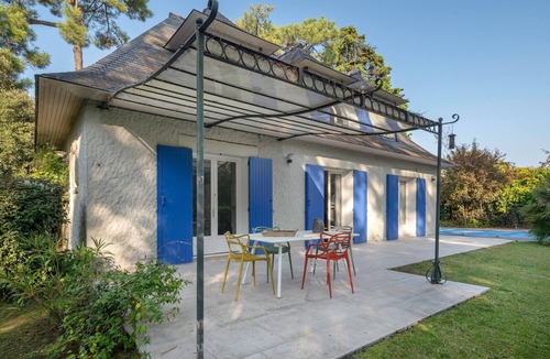 Pornichet Ski Chalet | Big house for 8 with a pool in Pornichet